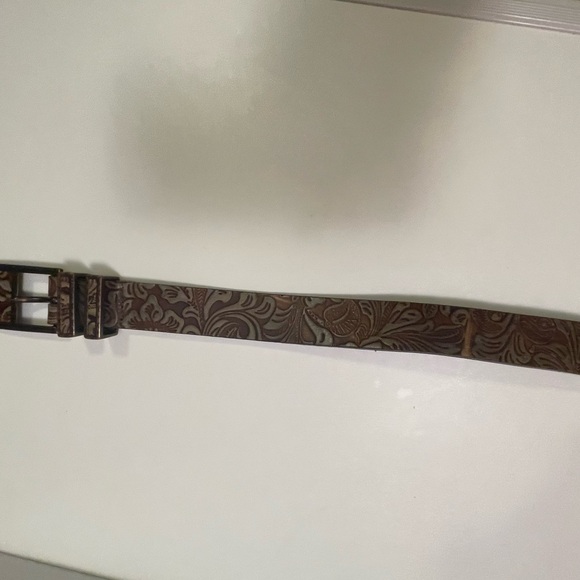 Women’s Belt Size Medium 40 inches Made in Italy Floral detail scrolling design - Picture 7 of 11